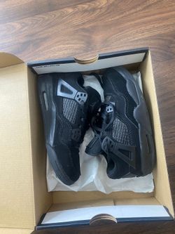 Jordan 4 Retro “Black Cat” 👟🐈‍⬛