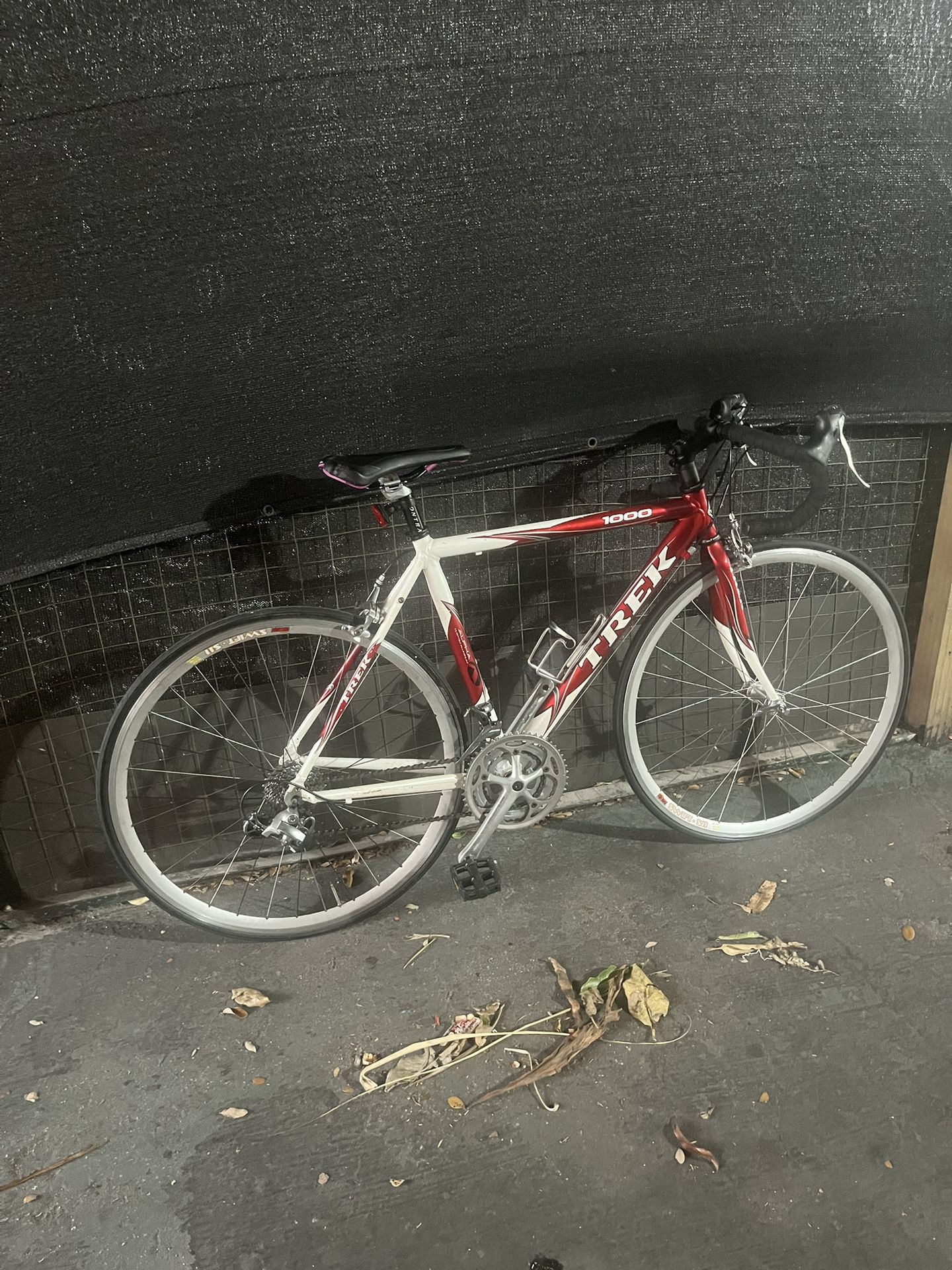 Trek 1000 Road bike In Good Condition