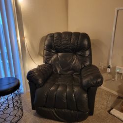 Black Leather Recliner 