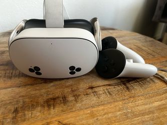 Meta Quest 3 VR Headset with Controllers/ will trade for a ps5