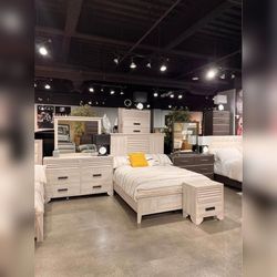 4 Pieces White Color King Size Bedroom Set