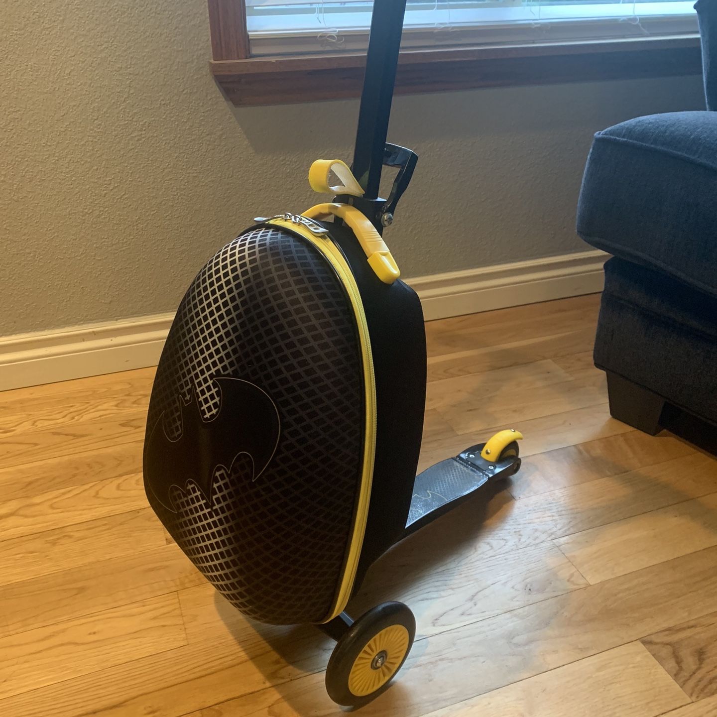 Kids Batman Scooter Luggage for Sale in Tacoma WA OfferUp