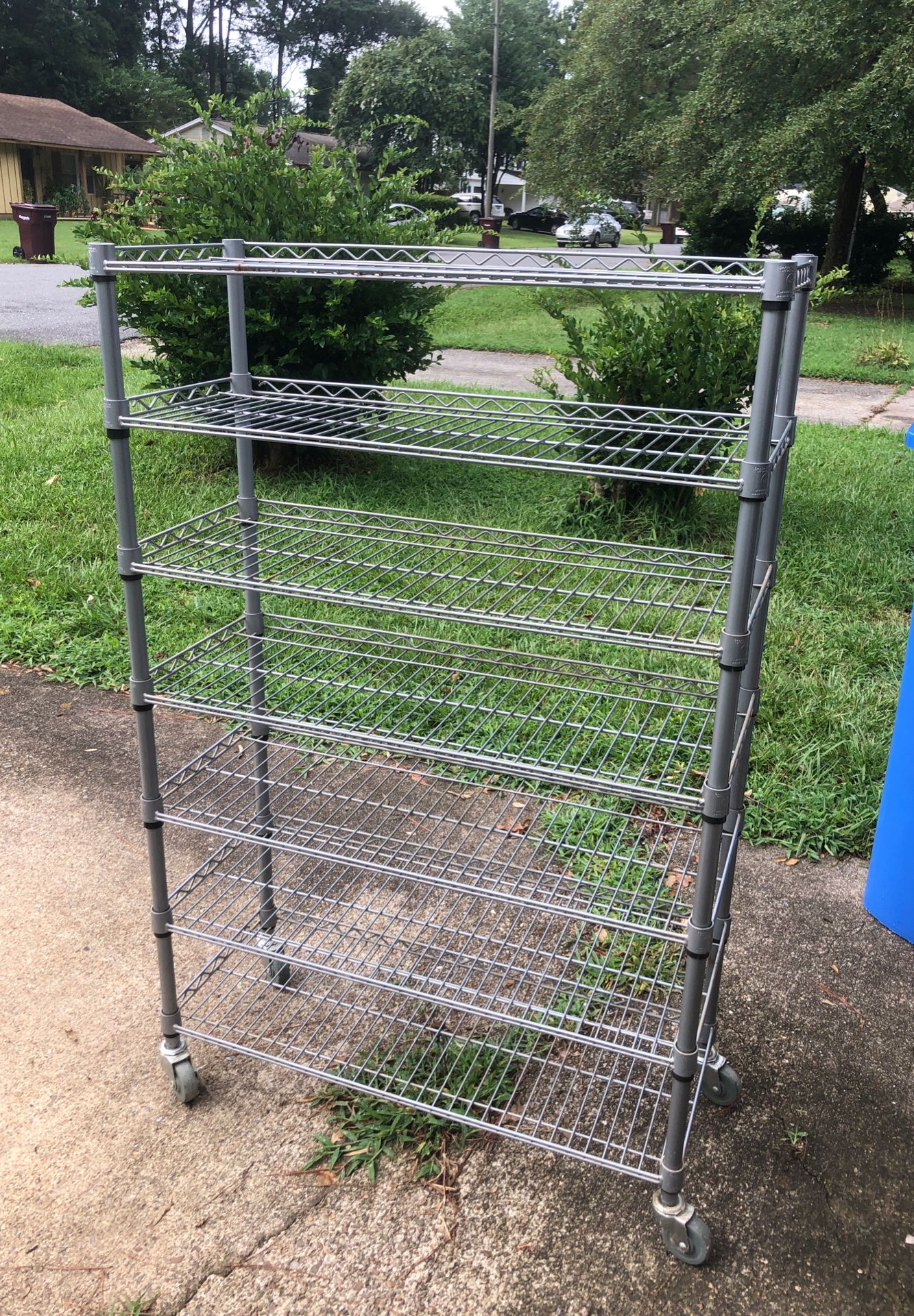 Storage shelf on wheels