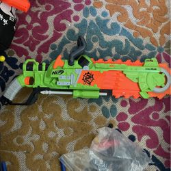 Nerf zombie strike brain saw