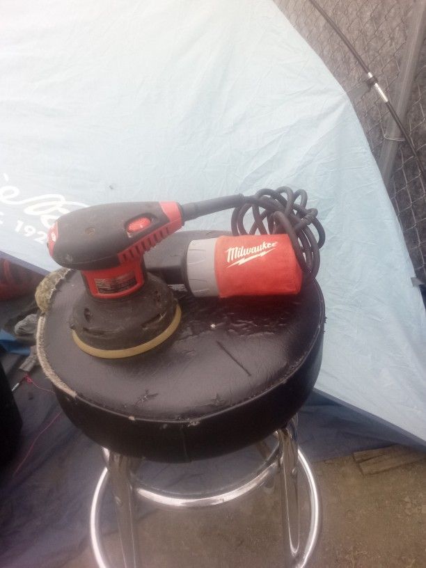 Milwaukee Orbital Sander 