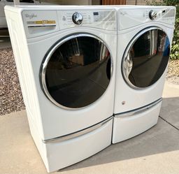 ABSOLUTELY GORGEOUS WHIRLPOOL DUET STEAM FRONTLOAD WASHER AND ELECTRIC STEAM DRYER ON PEDESTALS!!!!