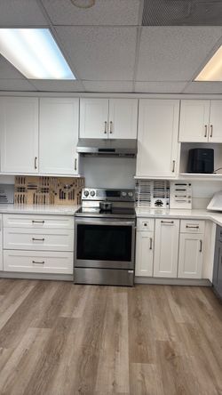 Kitchen cabinets white shaker