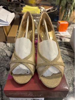 Women’s pumps