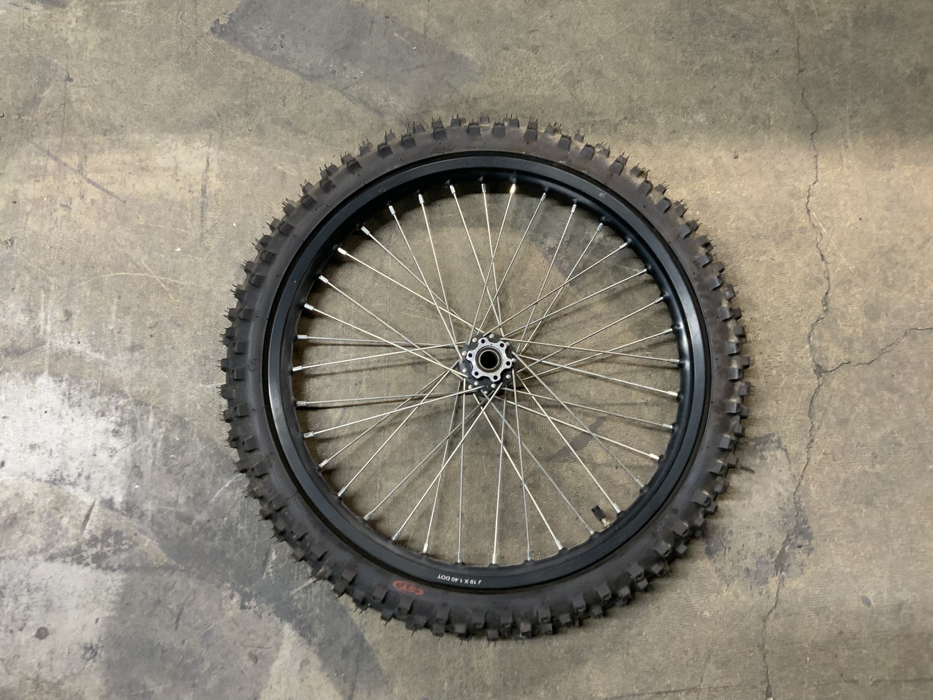 CST 70/100-19 42M Front Tire