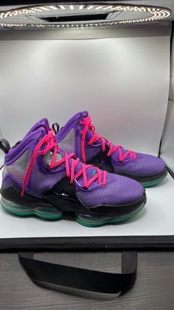 Nike LeBron XIX