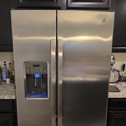 GE Side By Side Refrigerator 