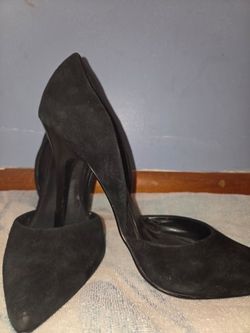 Steve Madden Black Suede Pumps