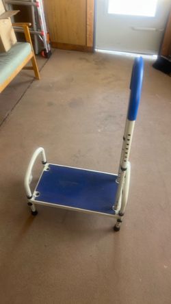 Adjustable height step for elderly