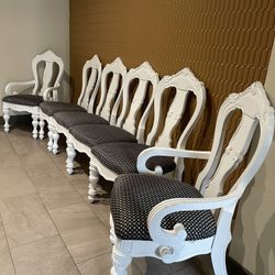 Lovely Set of 6 French Provincial Dining Chairs