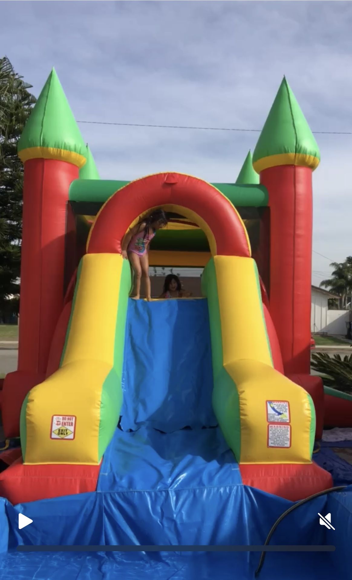 Big House Jumper With Water Slide And Pool