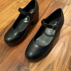 Soda Boxer Women’s Size 7 Fashion Mary Jane Style Rounded Chunky Block Lug Sole Heel with Adjustable Strap