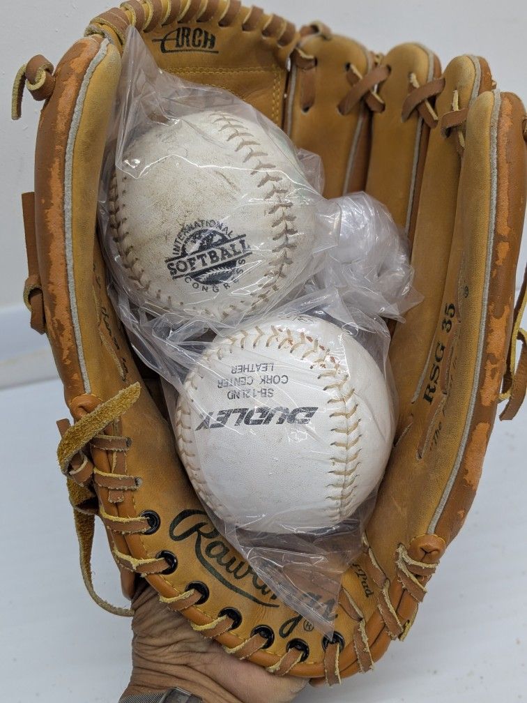 Rawlings 13.5" Softball Glove $35