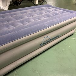 Brand new inflatable mattress