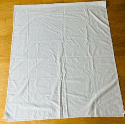 Table cloth, Sohn Linen, 50”X116”.