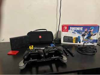 Fortnite Limited edition Nintendo switch (NO WILD CAT CODE)