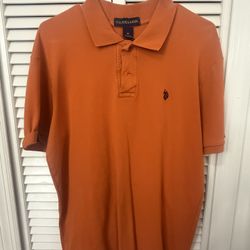 Men’s Polo Shirt Size Medium