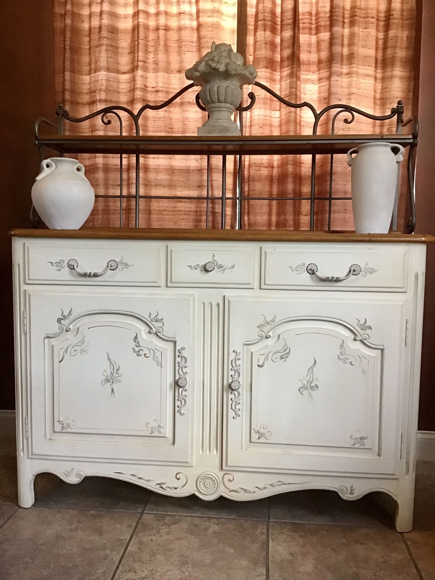 Ethan Allen Furniture (80% Off)