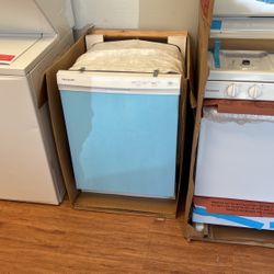 FRIGIDAIRE DISHWASHER 24”