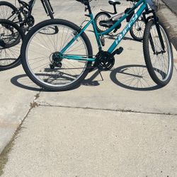 Huffy 29" Rock Creek Women’s Mountain Bike