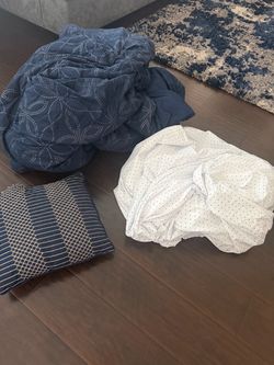 FREE BEDDING SET