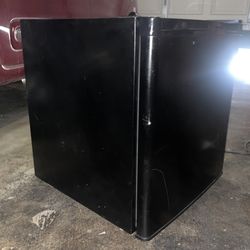 Hisense Mini Fridge