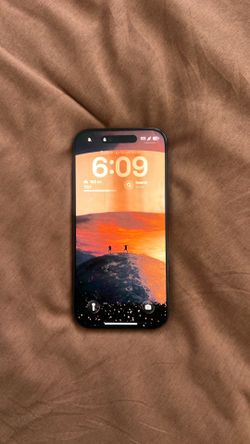 iPhone 17 (locked)