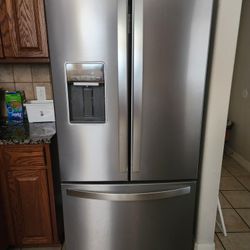 Whirlpool 30" 19.7 Cu.ft. French Door Refrigerator 