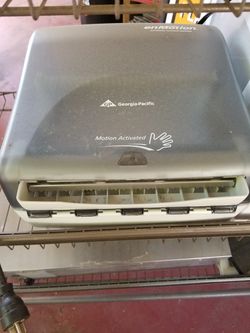 Paper Towel Dispenser