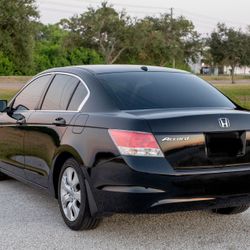 For SALE - 2008 Honda Accord 2.4L 4cyl, EX-L trim level.