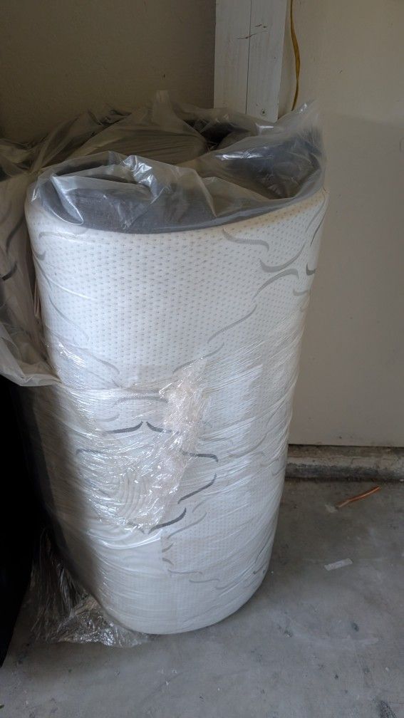 Mattress Brand New Still Sealed In In Plastic Bag Twin Size Brand Nw