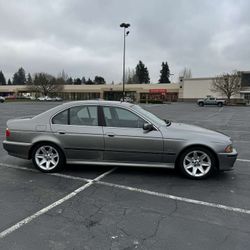 BMW 2003 525i
