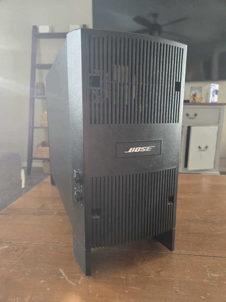 BOSE HOME MOVIE THEATER SYSTEM SPEAKER (NO CORDS) (JUST SPEAKER)