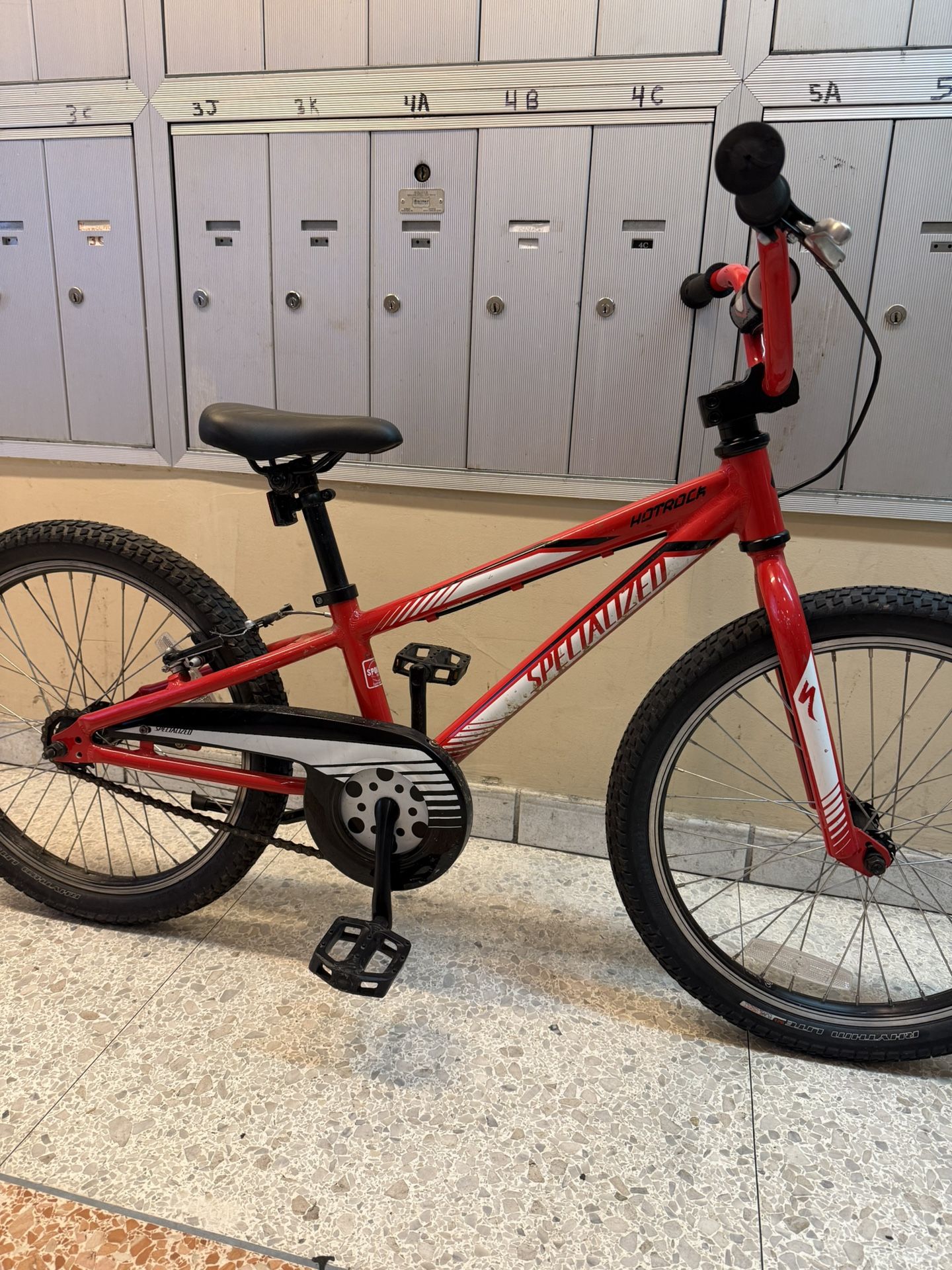 SPECIALIZED HOTROCK (KIDS BIKE)…