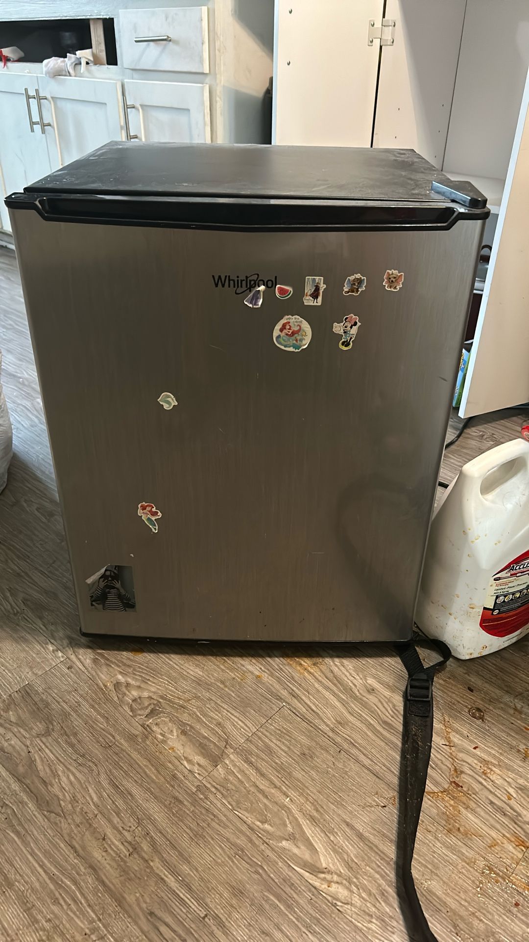 Mini fridge