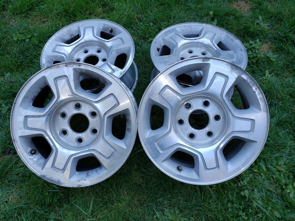 16 inch GM GMC aluminum rims 6 lug nut bolt pattern for Sale in Seattle, WA OfferUp