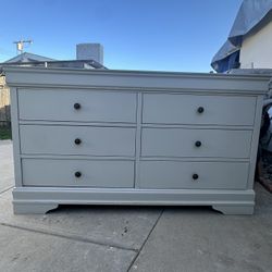 White 6 Drawer With Mirror 