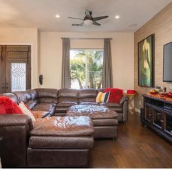 Omnia Phoenix Brown Sectional Sofá