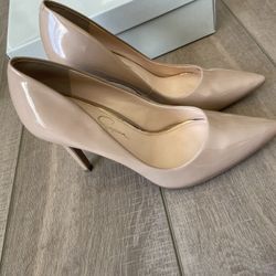 Jessica Simpson nude heels
