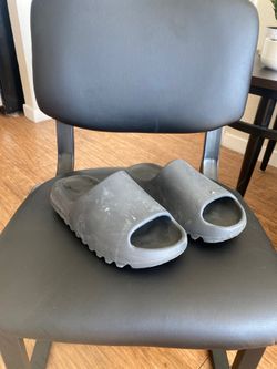 Adidas Slides Size 8 Men’s