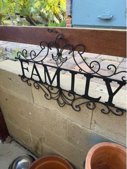 REALLY NICE METAL “ FAMILY SIGN”