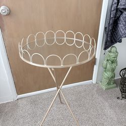 Gold Mirrored Round Table