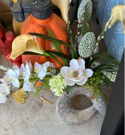 Accent center piece fake flowers