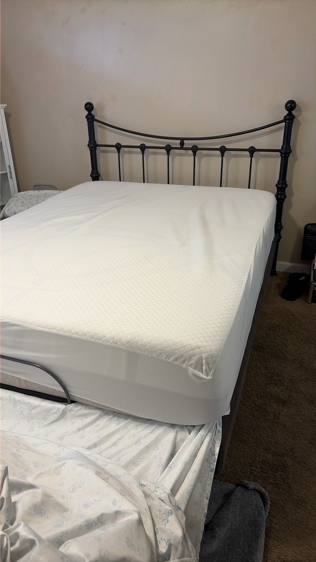Queen Adjustable Bed