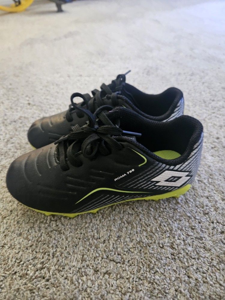 Soccer Cleats Toddler/kids size 10k