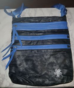 F17 tek gear crossbody bag purse adjustable strap zip pockets
